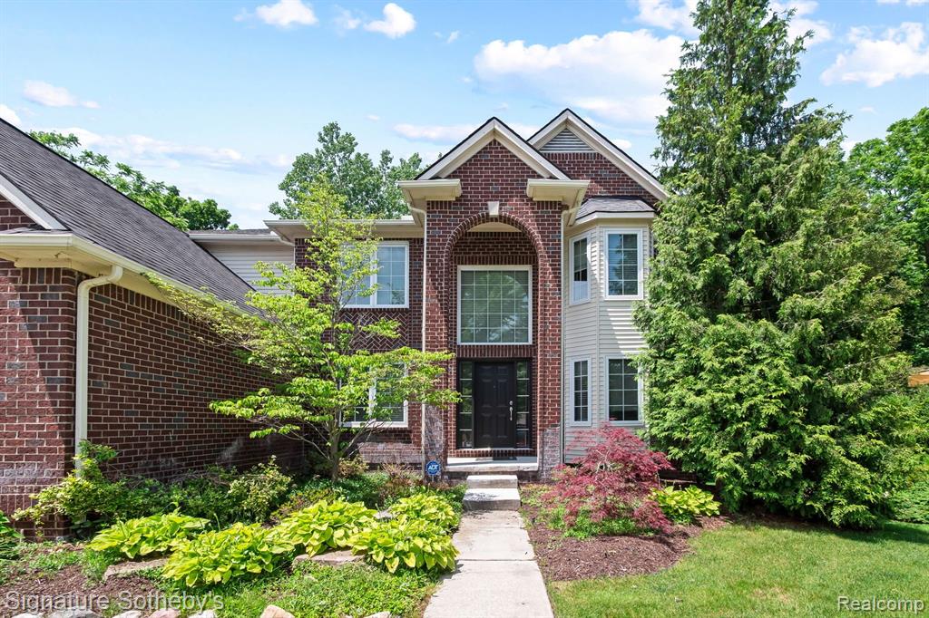799 Glen Meadows Drive, South Lyon, MI 48178 — Photo 2