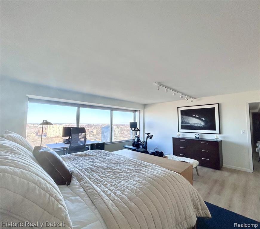 1300 E Lafayette, 2409, Detroit, MI 48207 — Photo 8