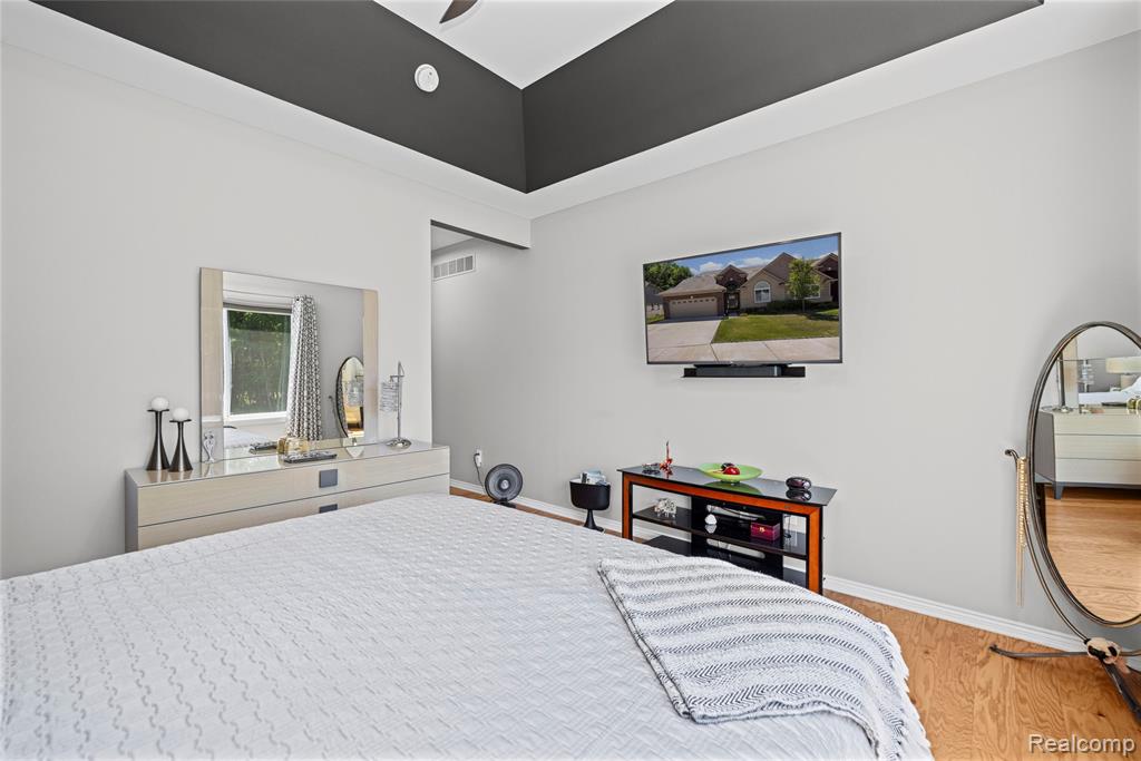 30289 Berghway Trail, Warren, MI 48092 — Photo 23
