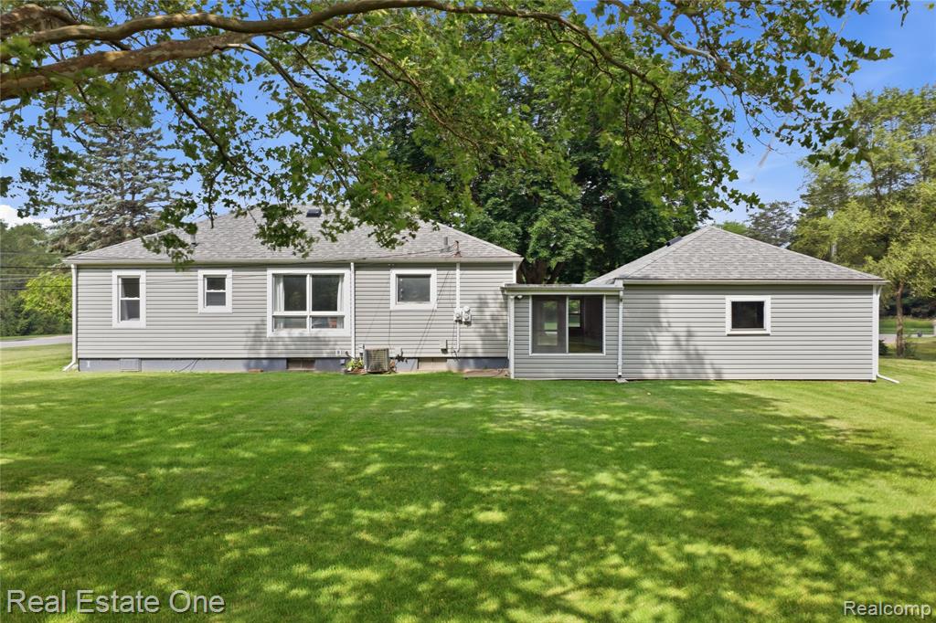 665 S Howell Street, Pinckney, MI 48169 — Photo 23