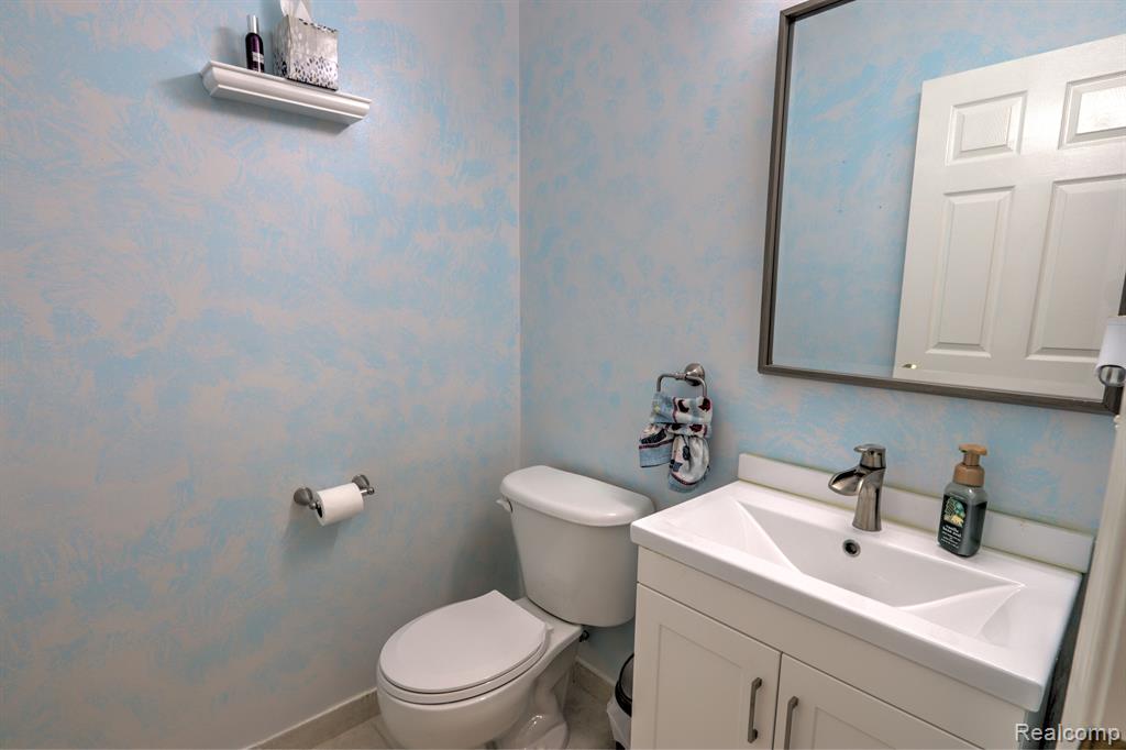 23074 FAIRLANE Boulevard, 6, Woodhaven, MI 48183 — Photo 22