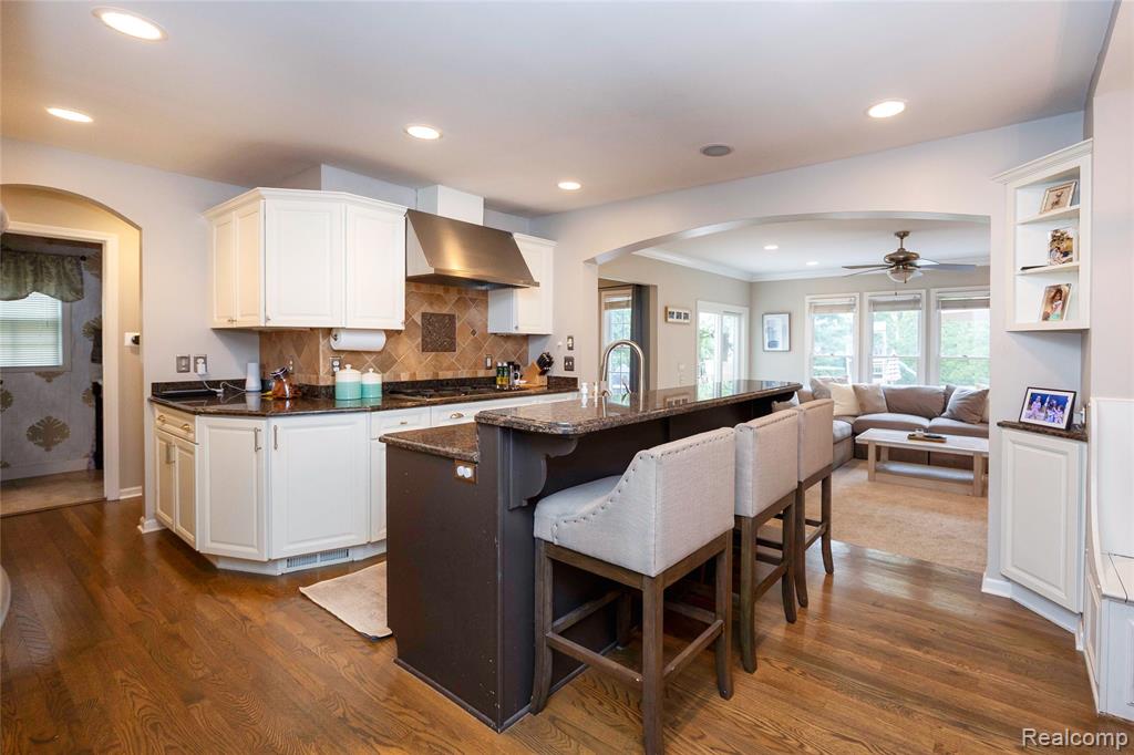 826 Larchlea Drive, Birmingham, MI 48009 — Photo 15
