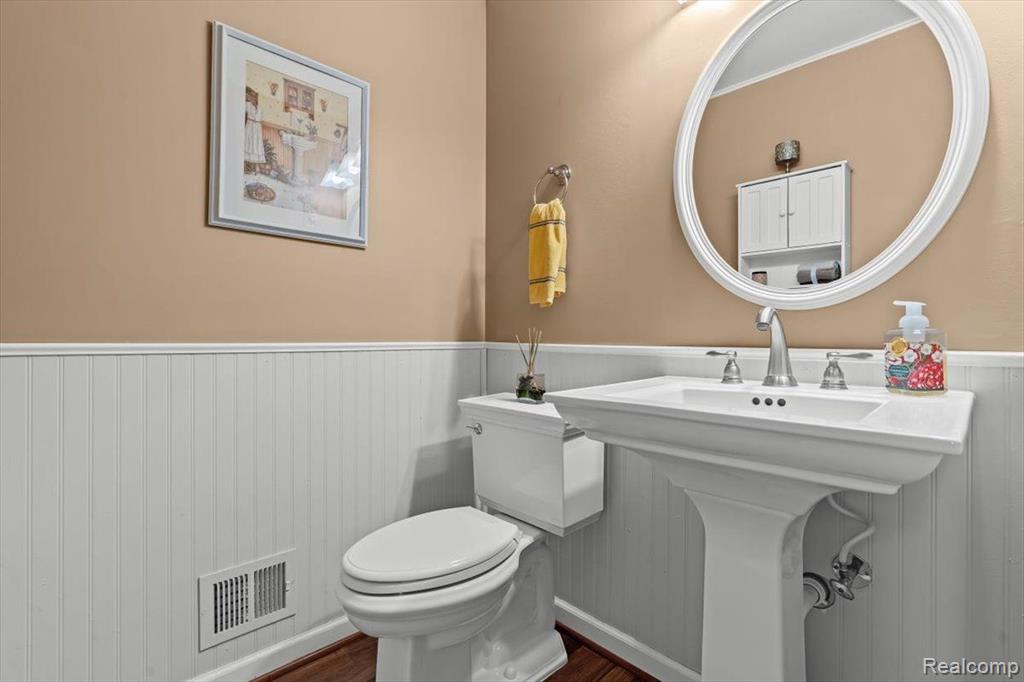 6544 POWDERHORN Drive, Canton, MI 48187 — Photo 17