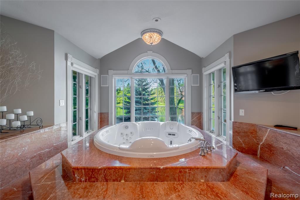 6279 CANTER CREEK Court, Grand Blanc, MI 48439 — Photo 27