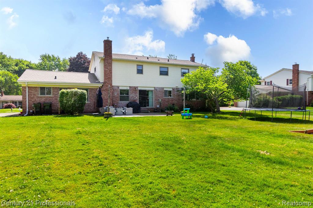 671 Bridgestone Drive, Rochester Hills, MI 48309 — Photo 46