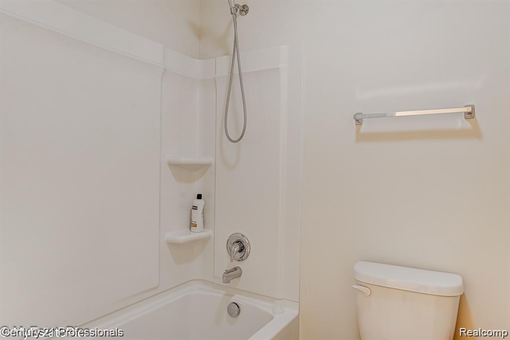 43646 Prospect Lane, Novi, MI — Photo 25