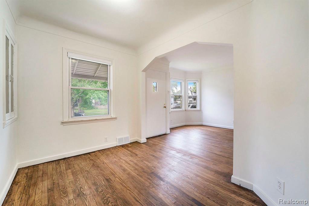 6340 WOODMONT Avenue, Detroit, MI 48228 — Photo 7