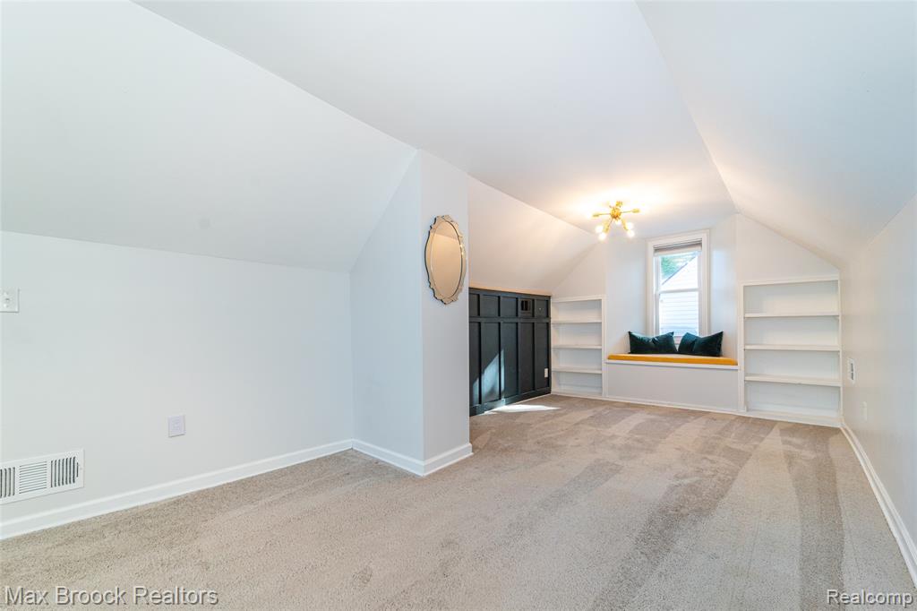 74 W Elza Avenue, Hazel Park, MI 48030 — Photo 16