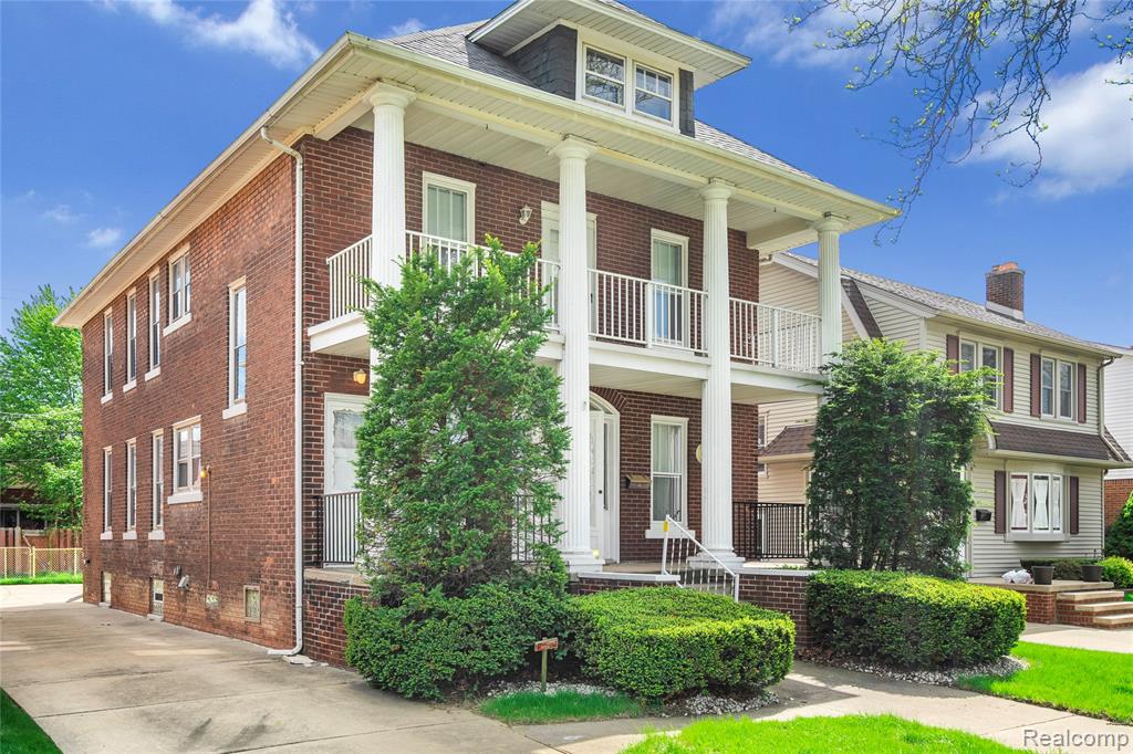 611 Emmons Boulevard, Wyandotte, MI 48192 — front exterior