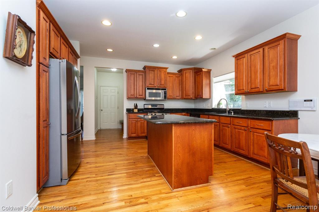 15317 Oak Hollow Drive, Holly, MI 48442 — Photo 20