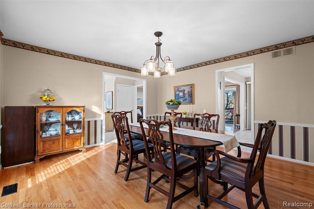 4347 Apple Valley Lane, West Bloomfield, MI 48323 — Photo 18