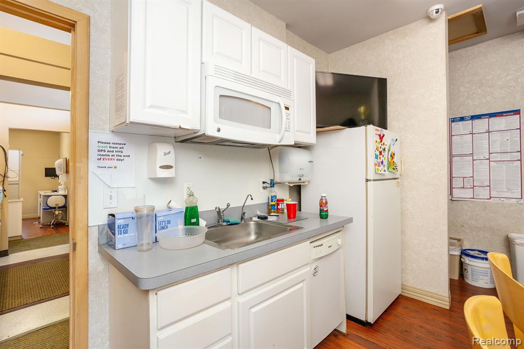 37235 GODDARD Road, Romulus, MI 48174 — Photo 34