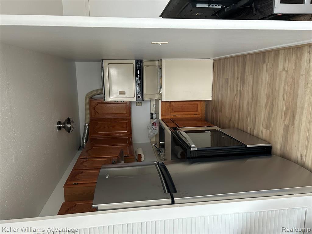 8900 E Jefferson Avenue, 323, Detroit, MI 48214 — Photo 3