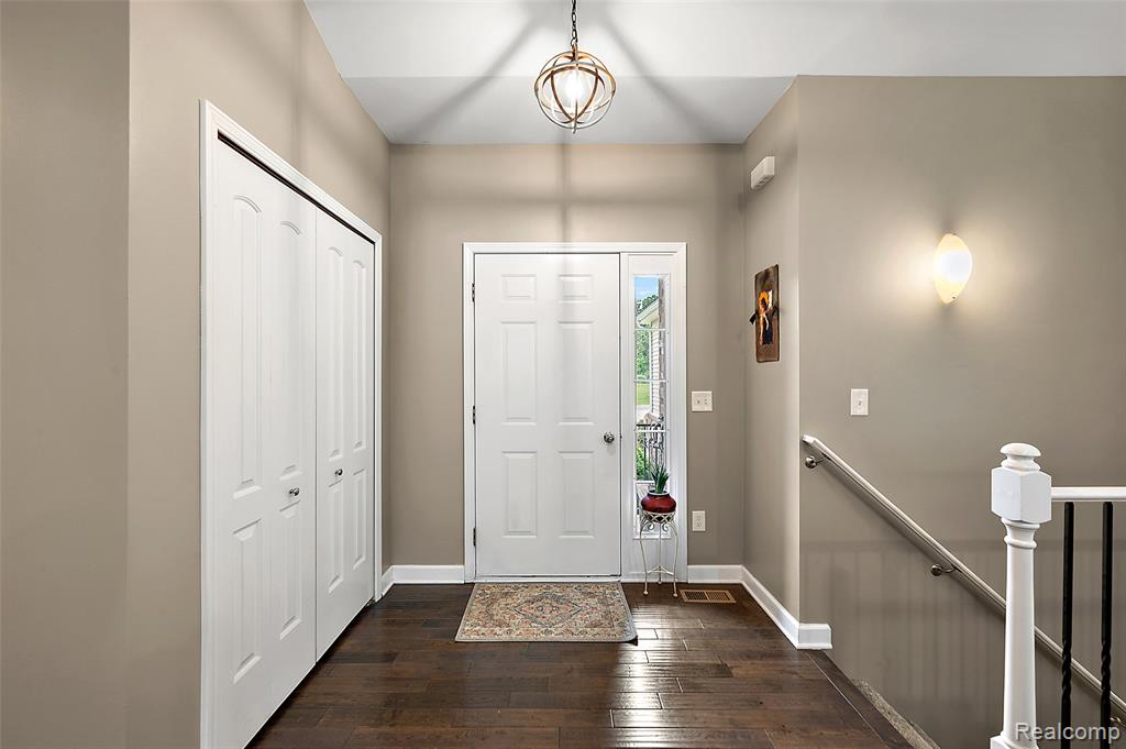 52 Parker Lane, Ortonville, MI 48462 — Photo 9