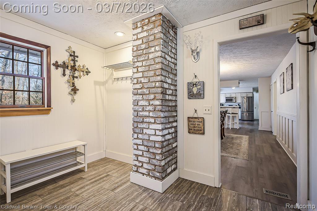 1890 Hidden Valley Road, Howell, MI 48843 — Photo 18