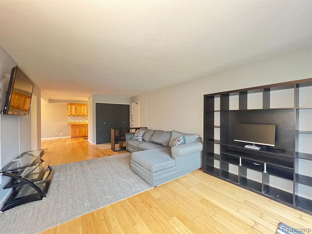 2152 PAULINE Boulevard, Ann Arbor, MI 48103 — Photo 4