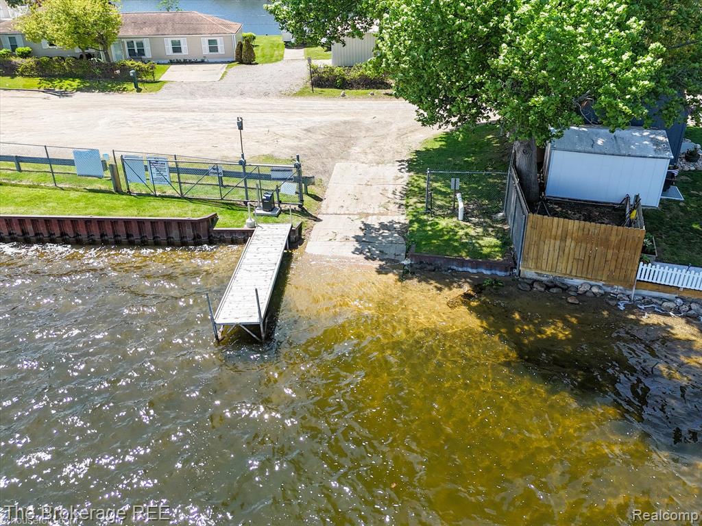293 Hickory Place Drive, Columbiaville, MI 48421 — Photo 21