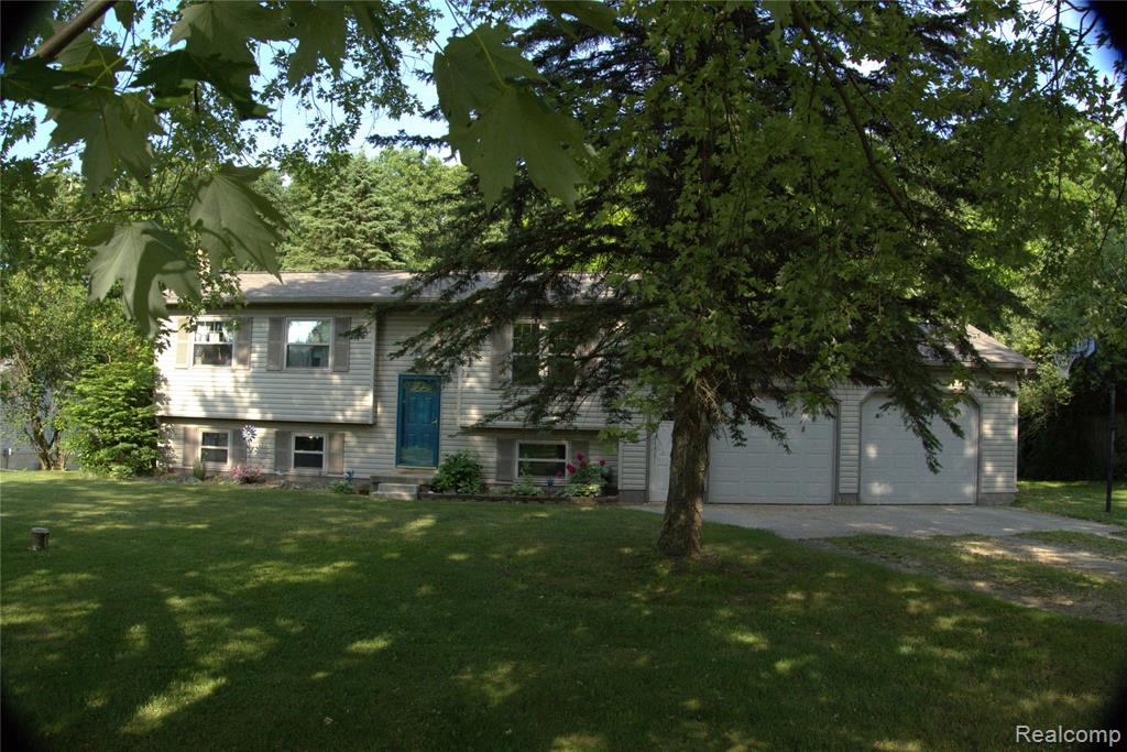 2234 Landmark Drive, Lapeer, MI 48446 — Photo 2
