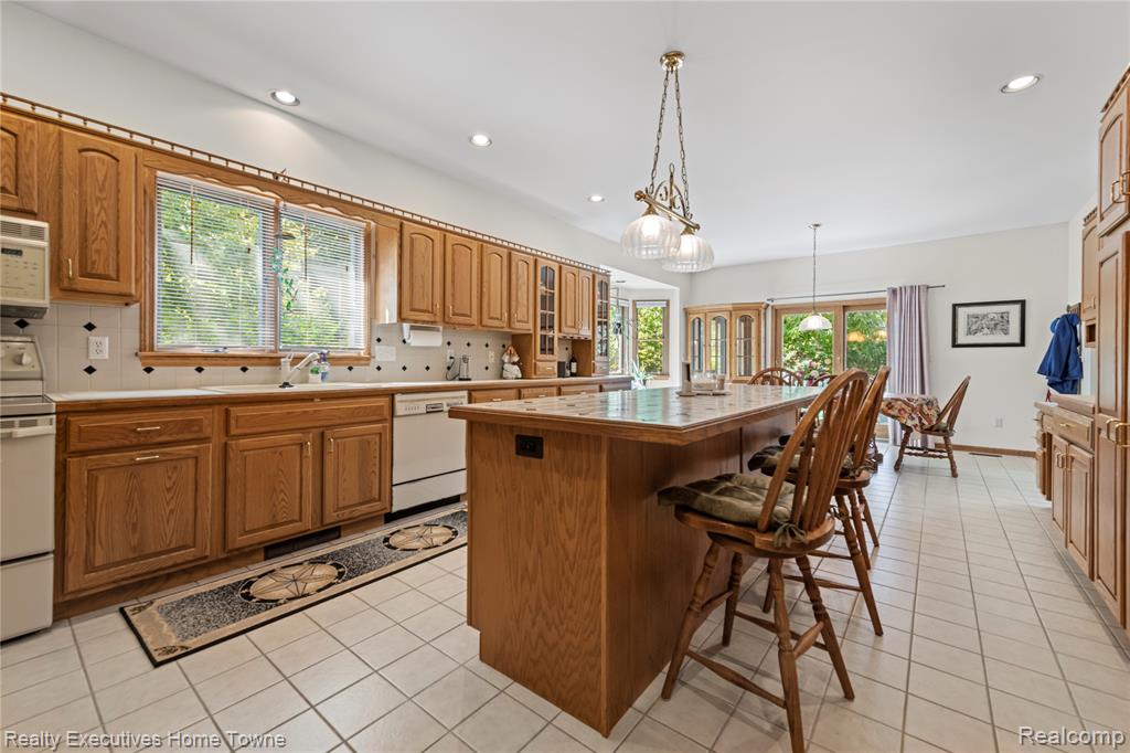 1070 Highland Drive, St. Clair, MI 48079 — Photo 7