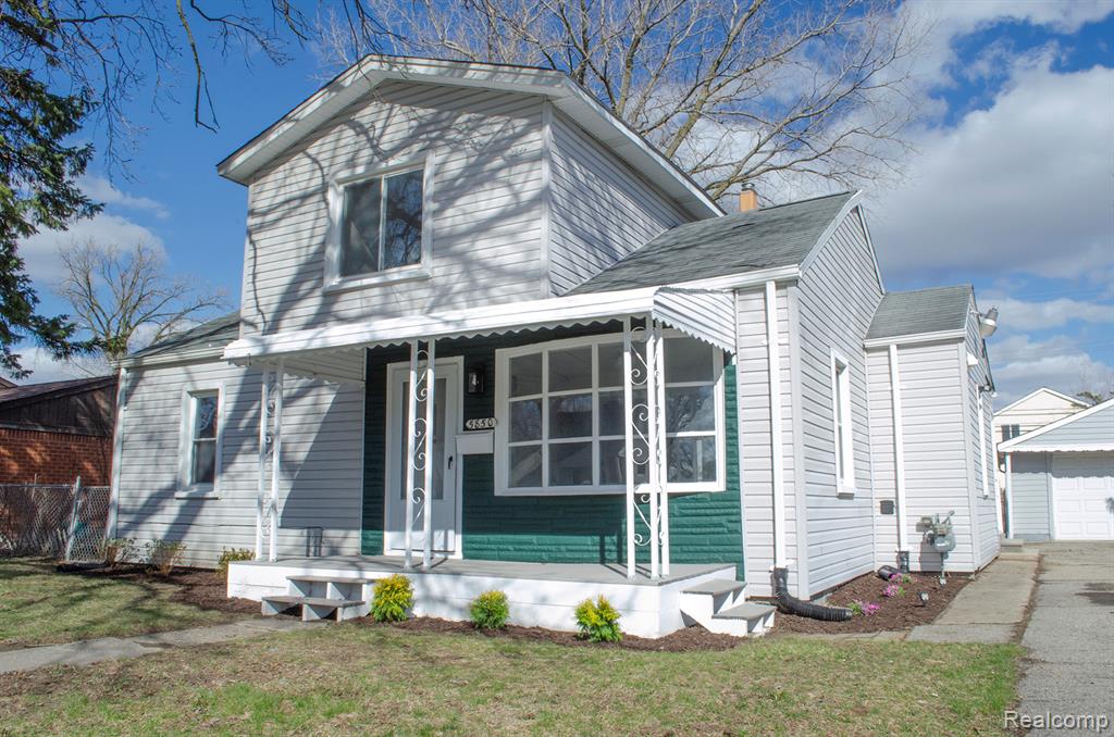 5850 Deering Street, Garden City, MI