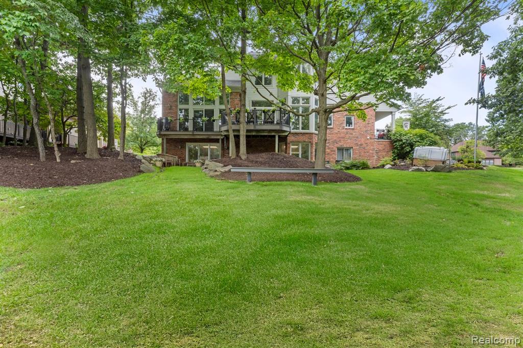 6775 Carlyle Crossing, West Bloomfield, MI — Photo 12