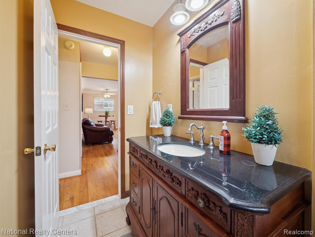 6554 Cardwell Street, Garden City, MI — Photo 20