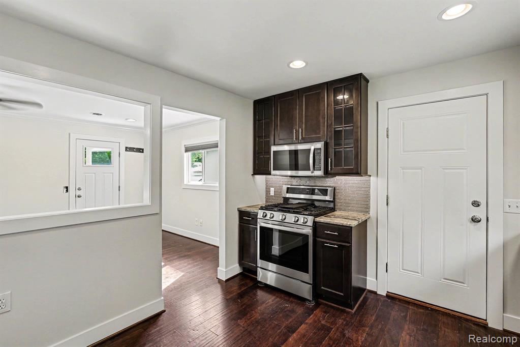 9315 Hillcrest Road, Clarkston, MI 48348 — Photo 9