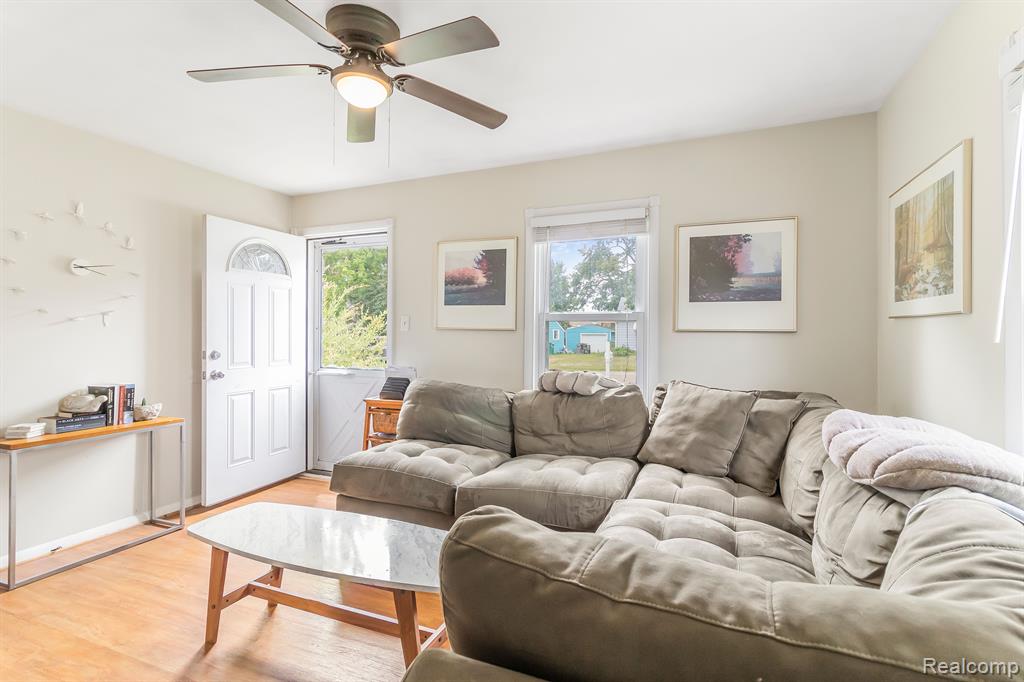 230 EMERSON Avenue, Ypsilanti, MI 48198 — Photo 4