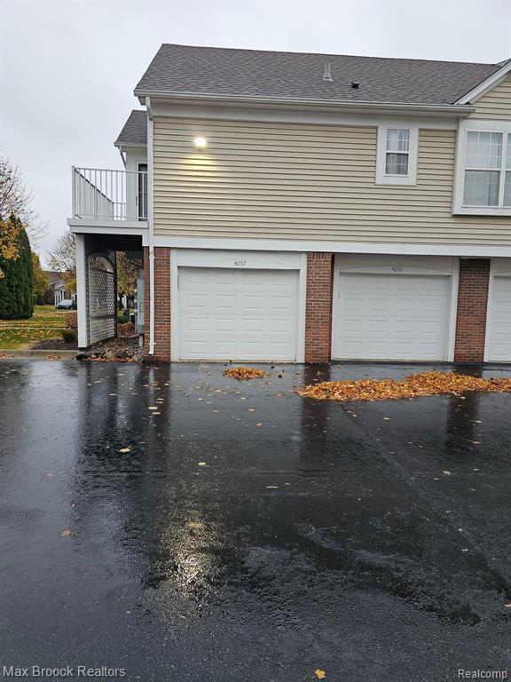 4257 BERKSHIRE Drive, Sterling Heights, MI 48314 — Photo 27