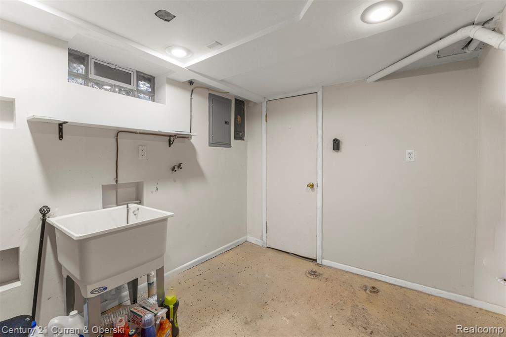 1827 Cleophus Pkwy, Lincoln Park, MI 48146 — Photo 15