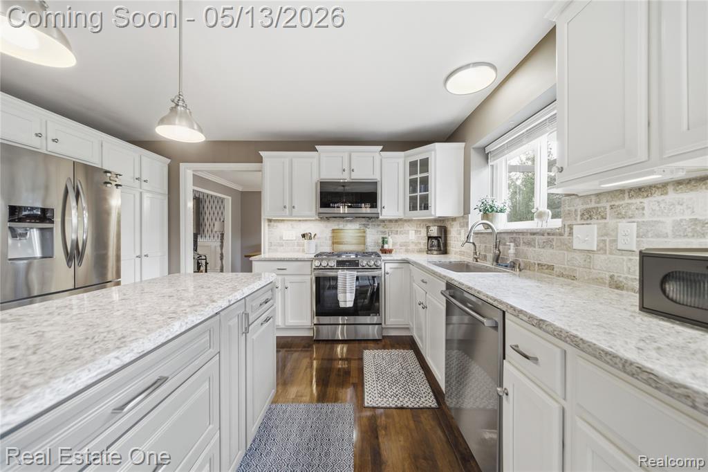 1031 Crestwood Court, South Lyon, MI 48178 — Photo 10