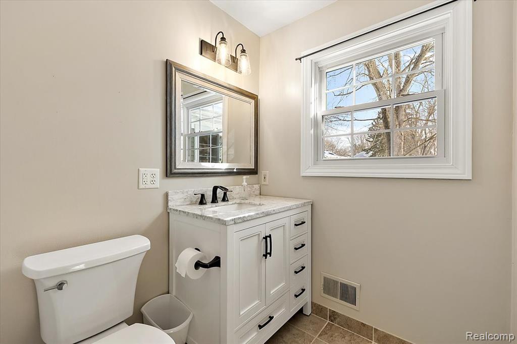 2066 Teaneck Circle, Wixom, MI 48393 — Photo 27