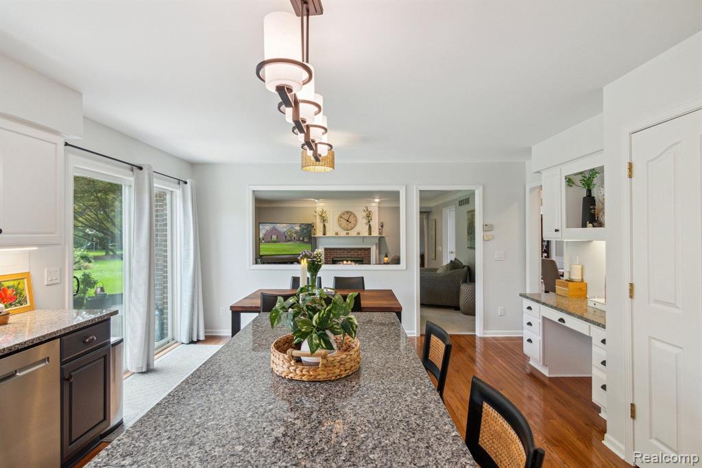387 TORRINGTON Drive W, Canton, MI 48188 — Photo 19