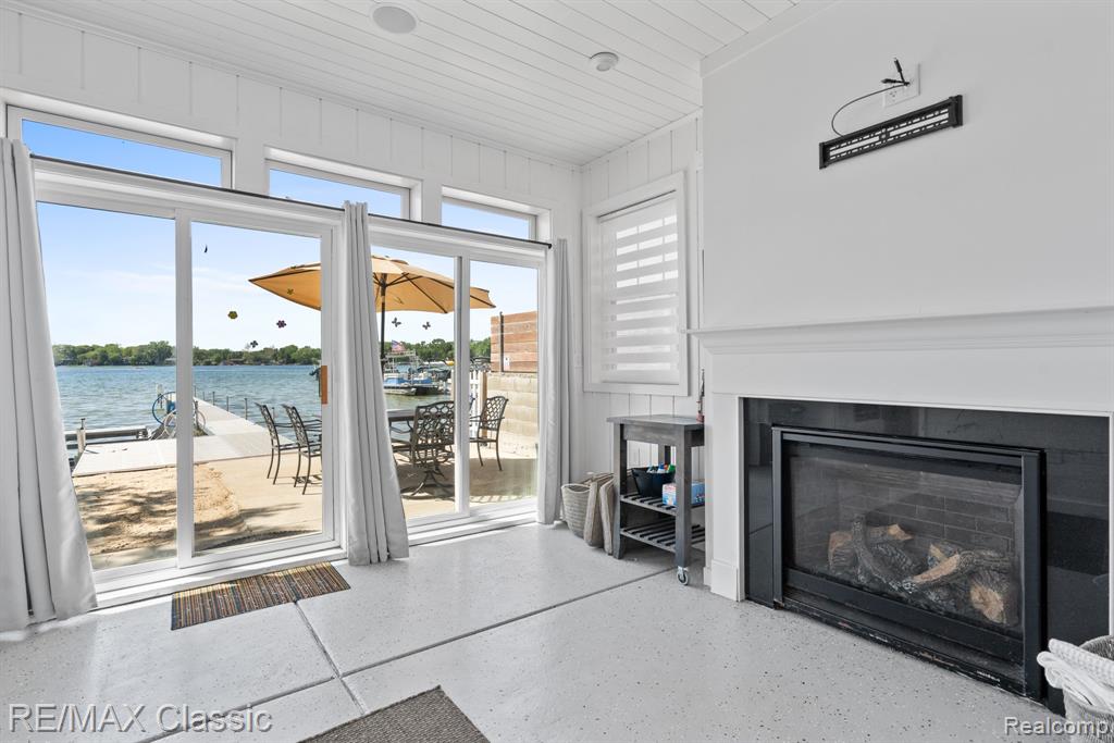 11478 E Shore Drive, Whitmore Lake, MI 48189 — Photo 20