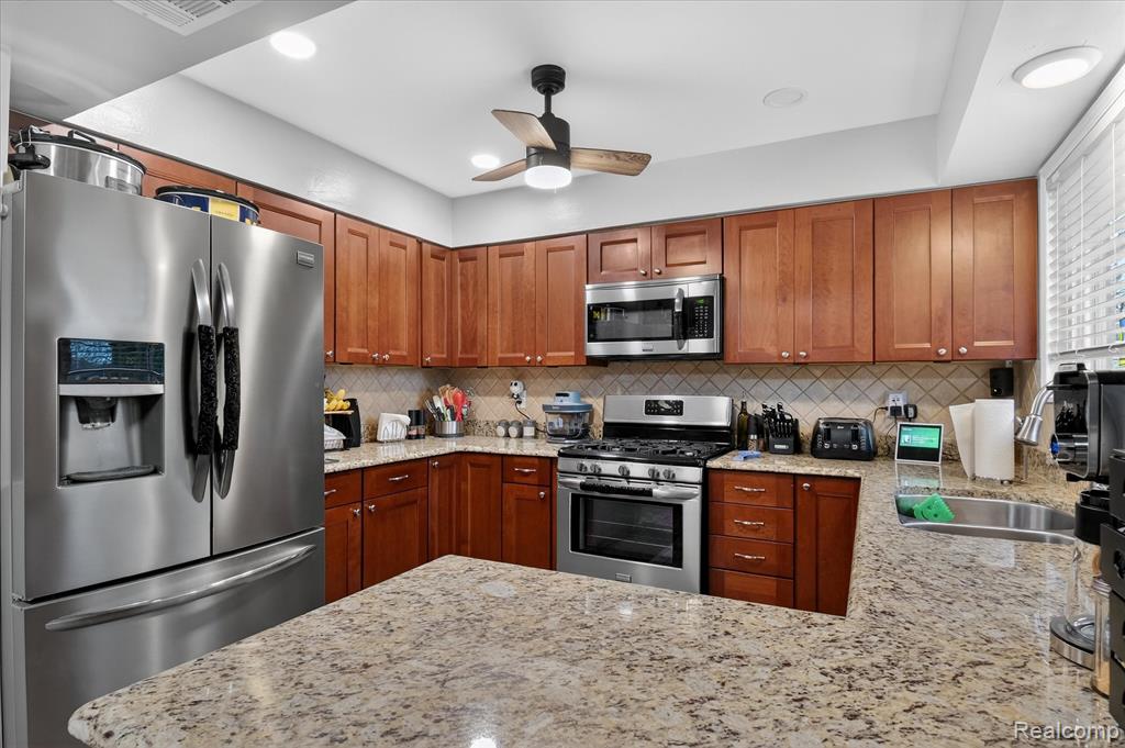 9474 Steephollow Drive, White Lake, MI — Photo 12