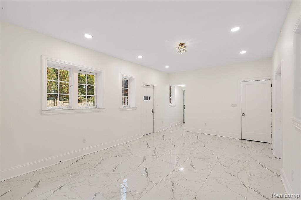 360 Lodge Drive, Detroit, MI 48214 — Photo 38