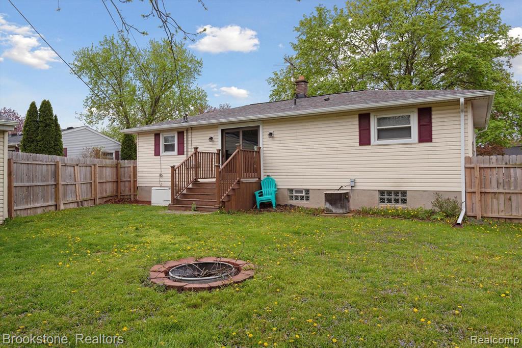 6015 Margaret Street, South Rockwood, MI — Photo 28