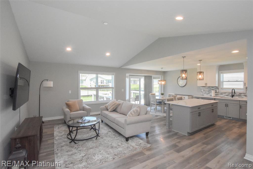 1174 Prudence Drive, Waterford, MI 48327 — Photo 10