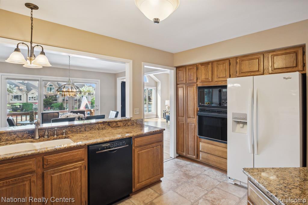 47704 BLUE HERON Drive S, Northville, MI 48168 — Photo 23