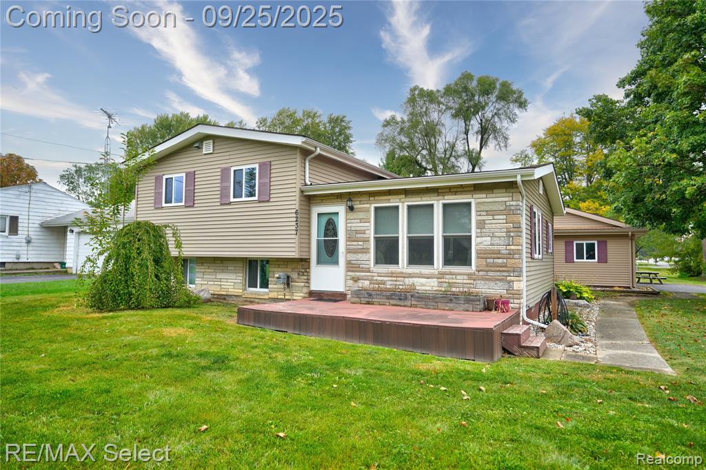 6237 E Atherton Road, Burton, MI 48519 — front exterior
