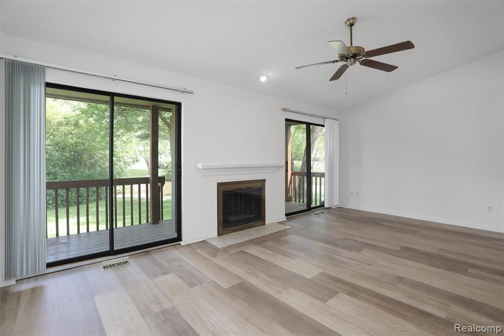 9735 Hawthorne Glen Drive, Grosse Ile, MI 48138 — Photo 8