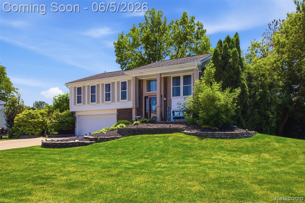 FEATURED LISTINGS