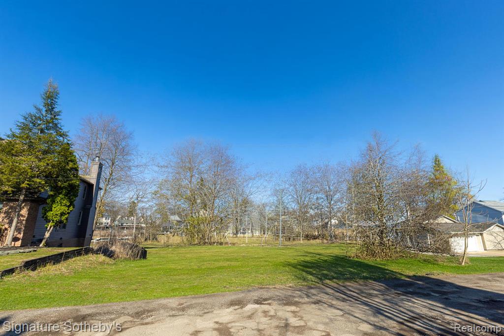 1105 Oregon Boulevard, Waterford, MI 48327 — Photo 11