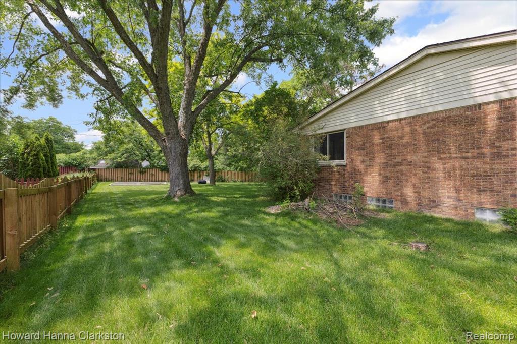 5045 Bronco Drive, Clarkston, MI — Photo 4
