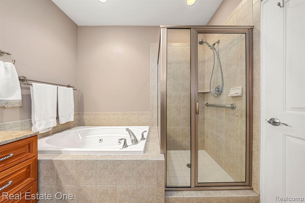 565 ANDOVER Court, Rochester Hills, MI 48306 — Photo 22