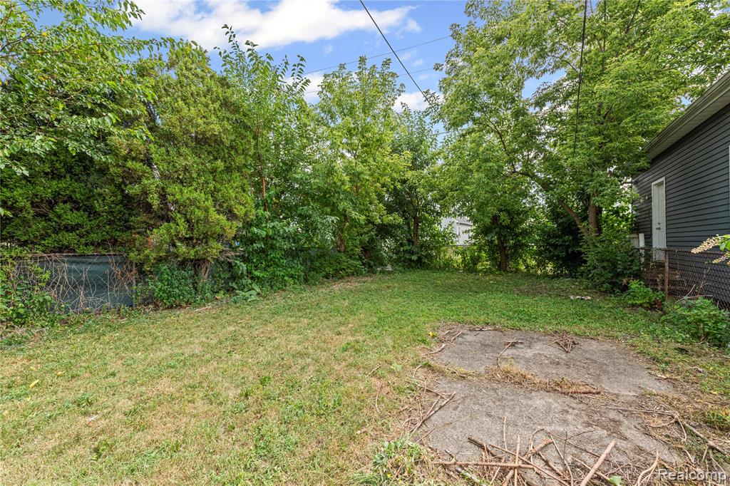 41 W George Avenue, Hazel Park, MI 48030 — Photo 22