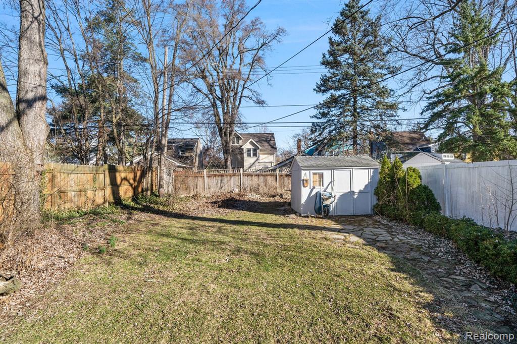 700 W Cambourne Street, Ferndale, MI 48220 — Photo 18