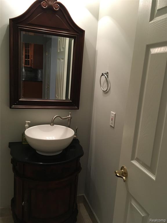 6719 VACHON Drive, Bloomfield Hills, MI — Photo 13