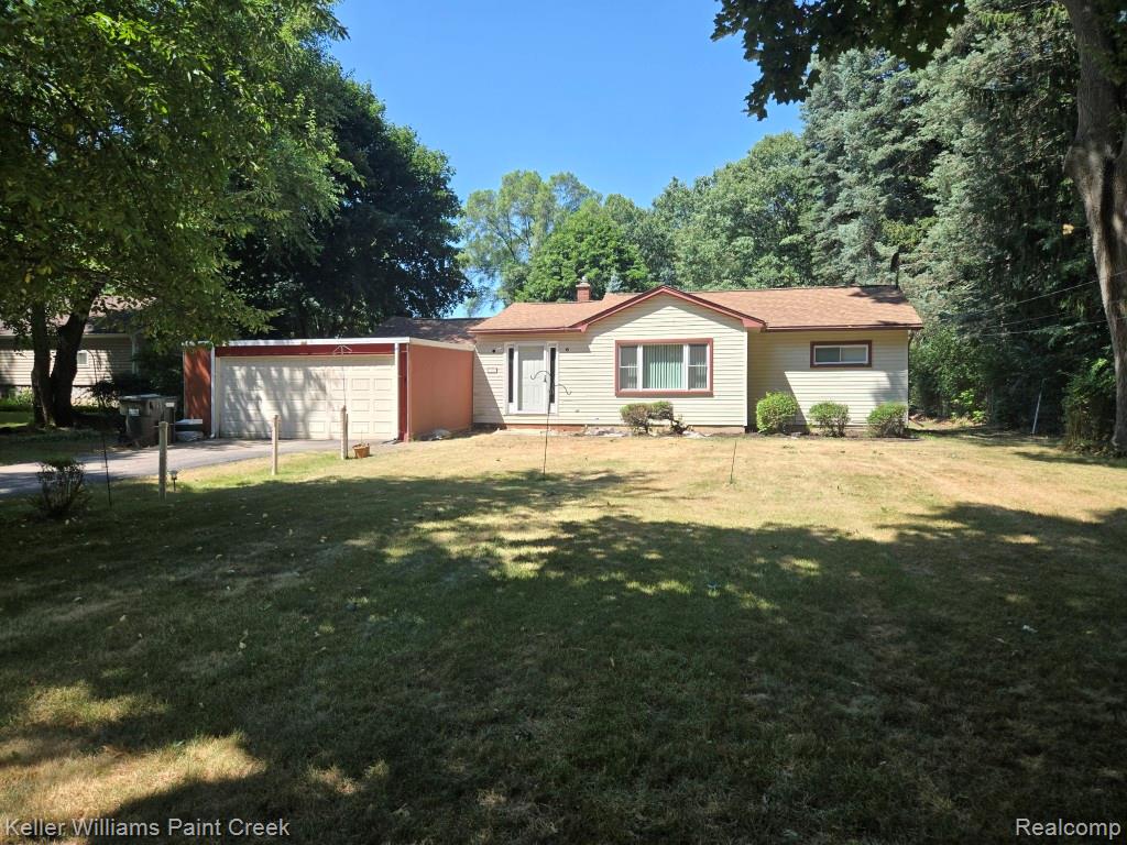 1460 Gravel Ridge Drive, Rochester Hills, MI 48307