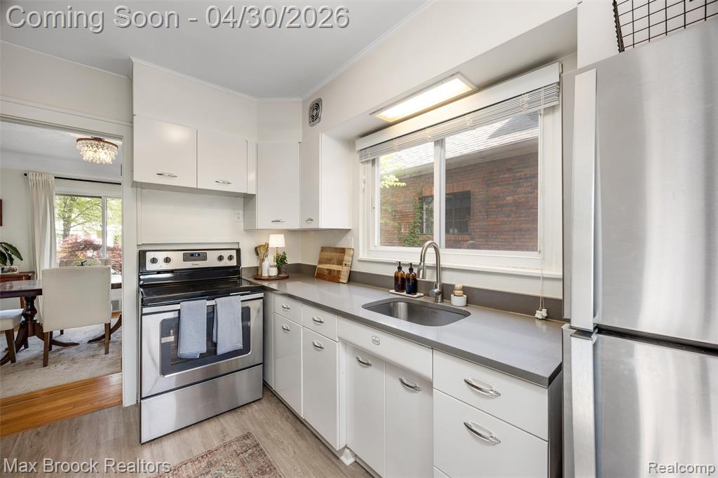 429 W Drayton Street, Ferndale, MI 48220 — Photo 11
